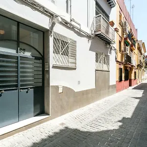 Triana 3 Bedrooms & 2 Bath Parking Included Appartement
